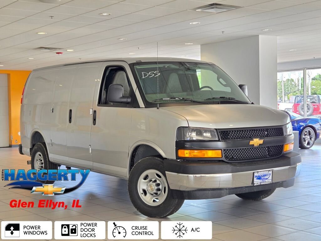 2026 Chevrolet Express 2500 Work Van HD's photo