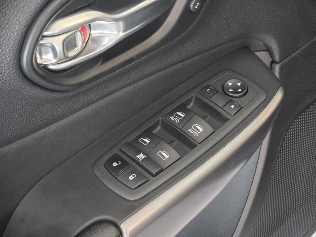 2022 Jeep Cherokee Limited - Photo 21