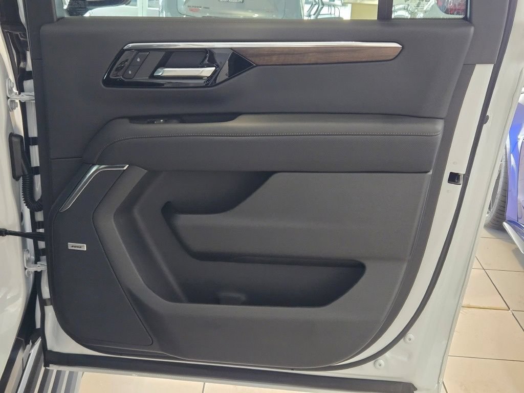 2026 Chevrolet Suburban High Country - Photo 9