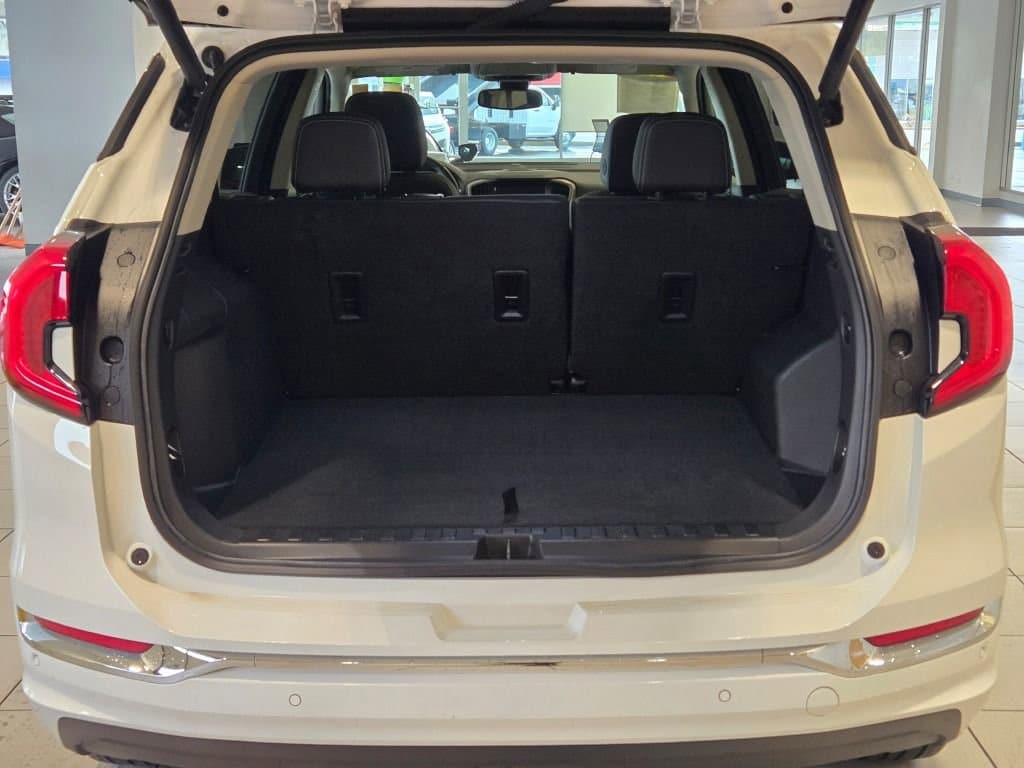 2024 GMC Terrain Denali - Photo 13