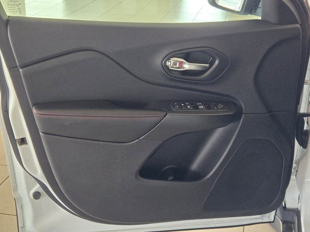 2022 JEEP CHEROKEE - Image 19