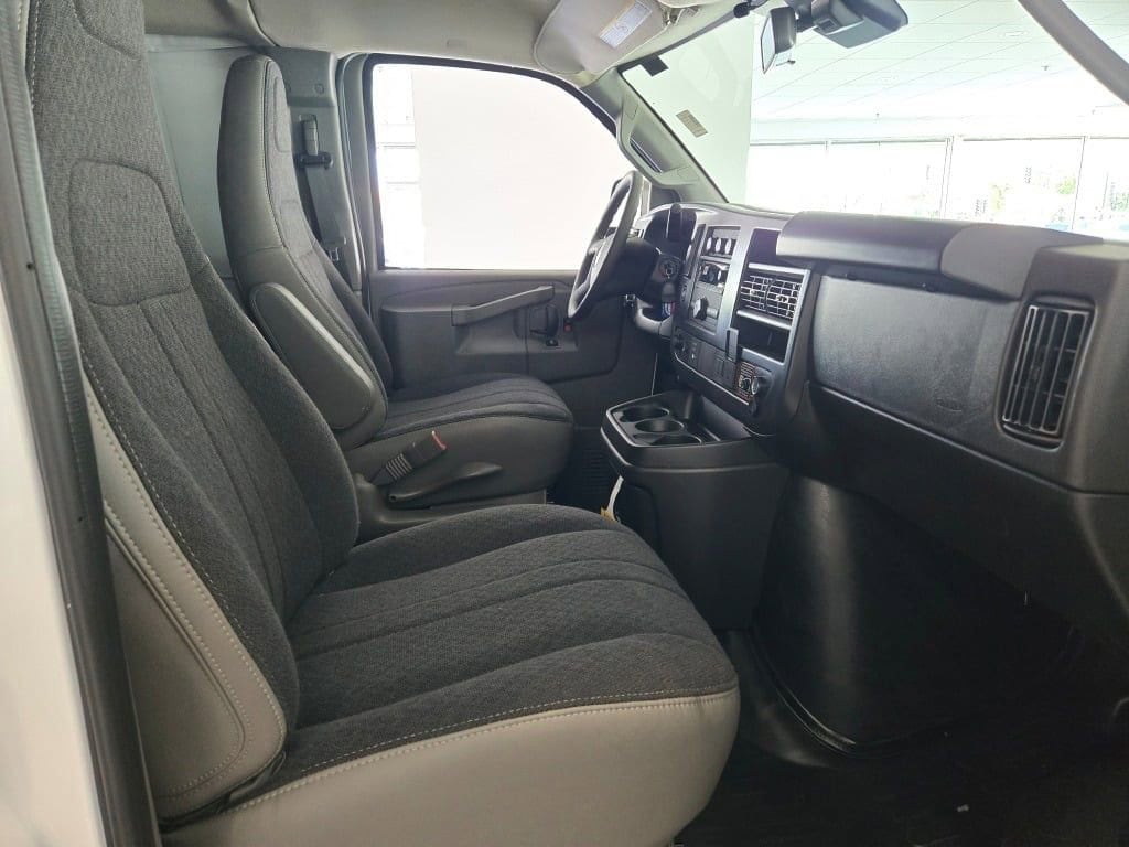 2026 Chevrolet Express Cargo Work Van - Photo 5