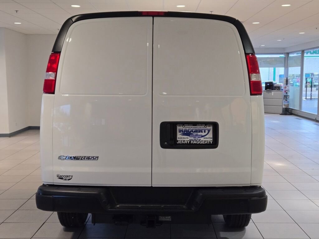 2025 Chevrolet Express Cargo Work Van - Photo 9