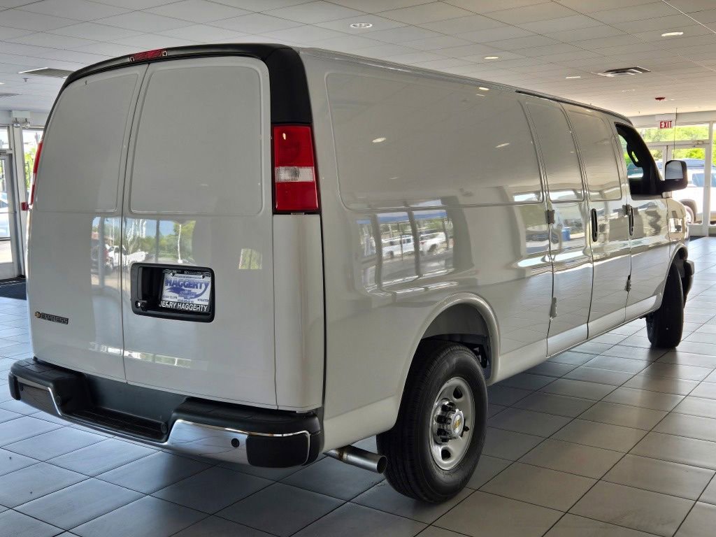 2026 Chevrolet Express Cargo Work Van - Photo 8