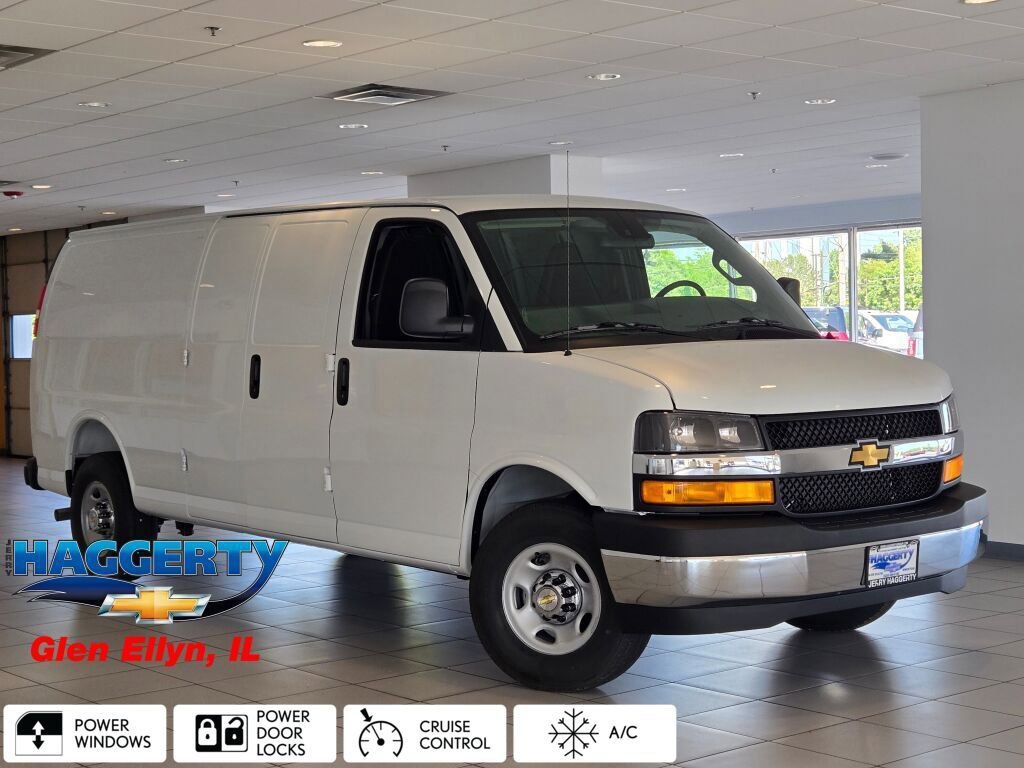 2026 Chevrolet Express's photo