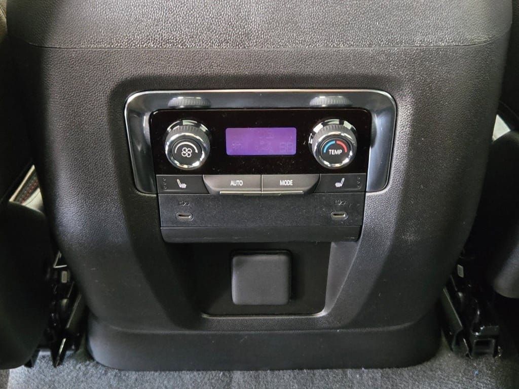 2026 CHEVROLET SUBURBAN - Image 18