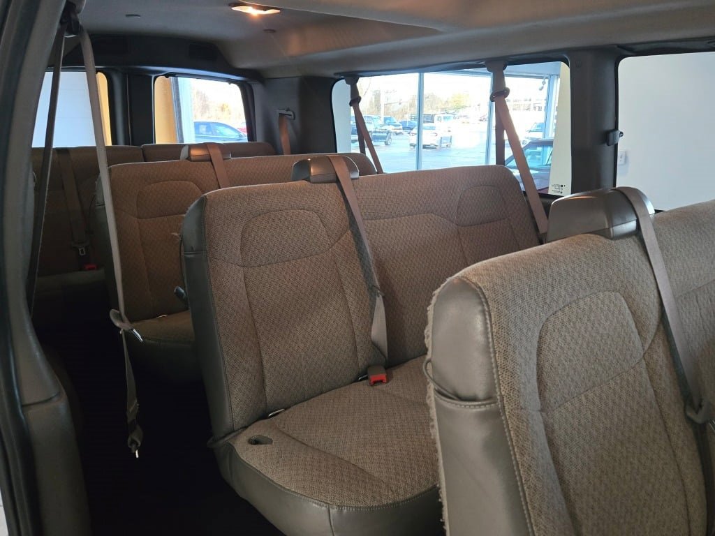 2024 CHEVROLET EXPRESS - Image 9