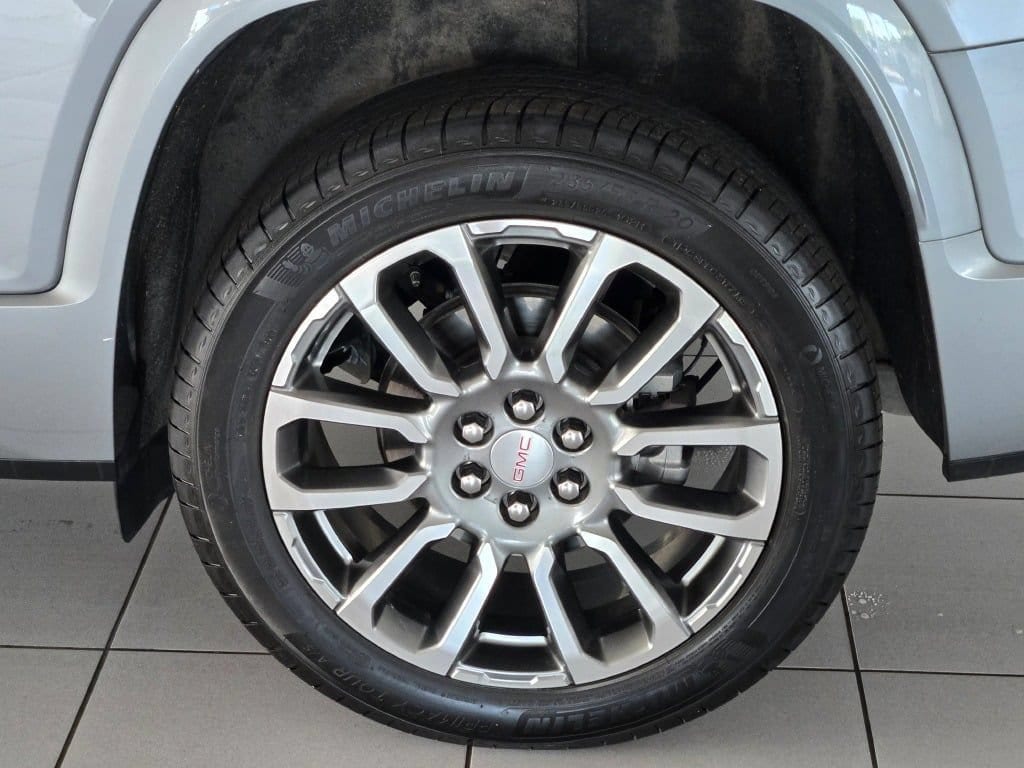 2023 GMC Acadia Denali - Photo 17