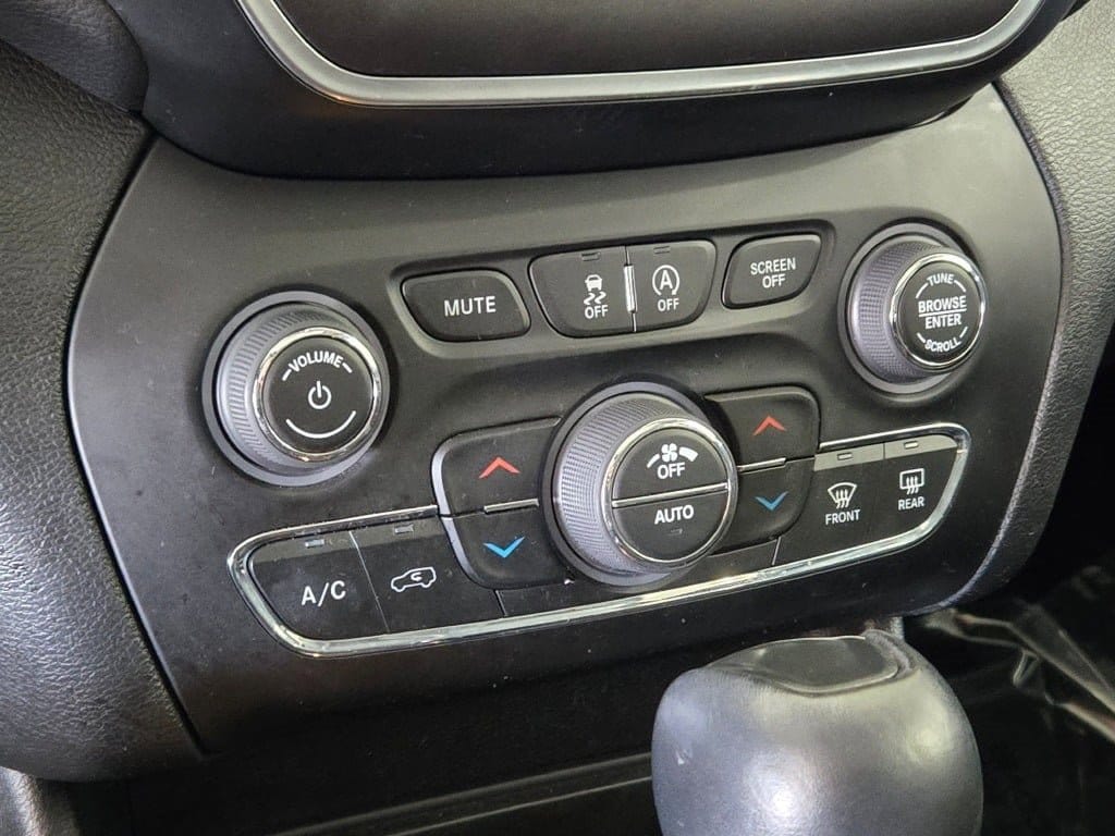 2022 JEEP CHEROKEE - Image 26