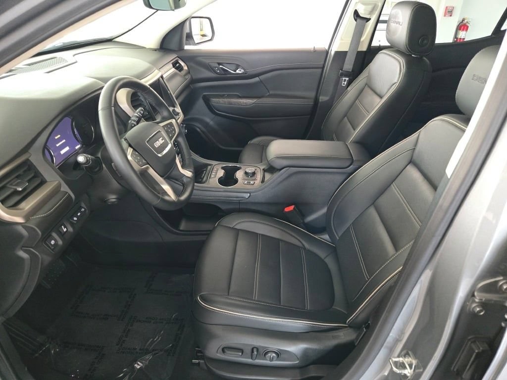 2023 GMC Acadia Denali - Photo 23