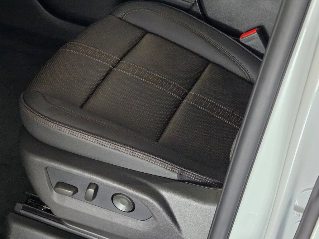 2026 Chevrolet Suburban High Country - Photo 28