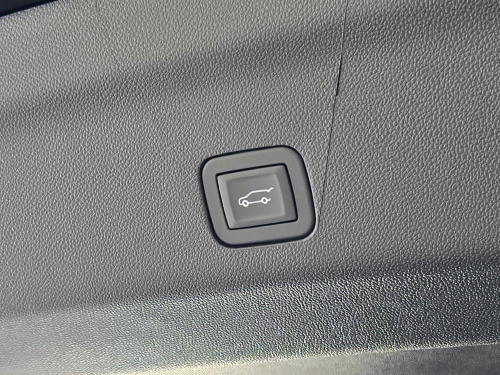 2026 CHEVROLET SUBURBAN - Image 14