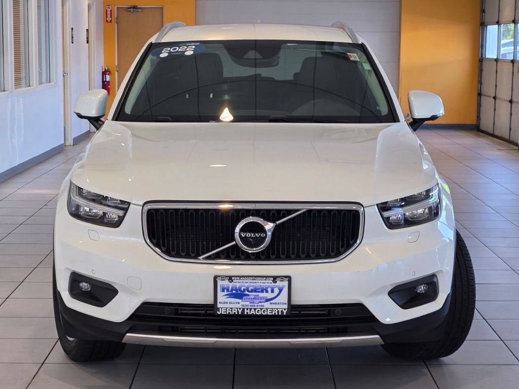 Used 2022 Volvo XC40 Momentum