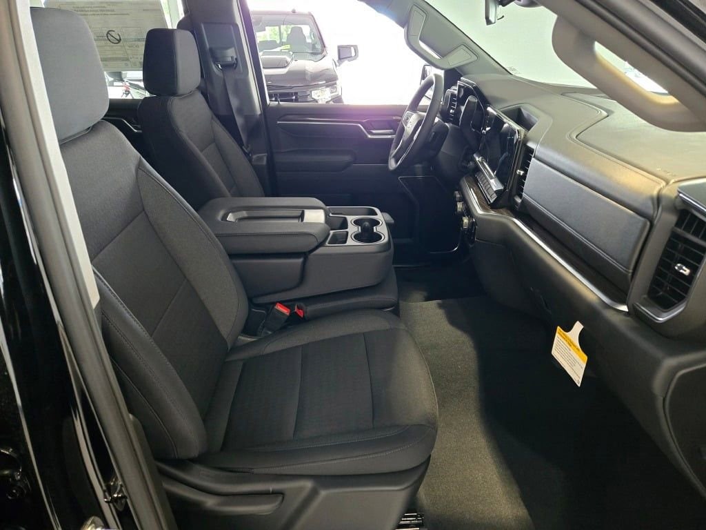 2026 Chevrolet Silverado 1500 LT - Photo 6