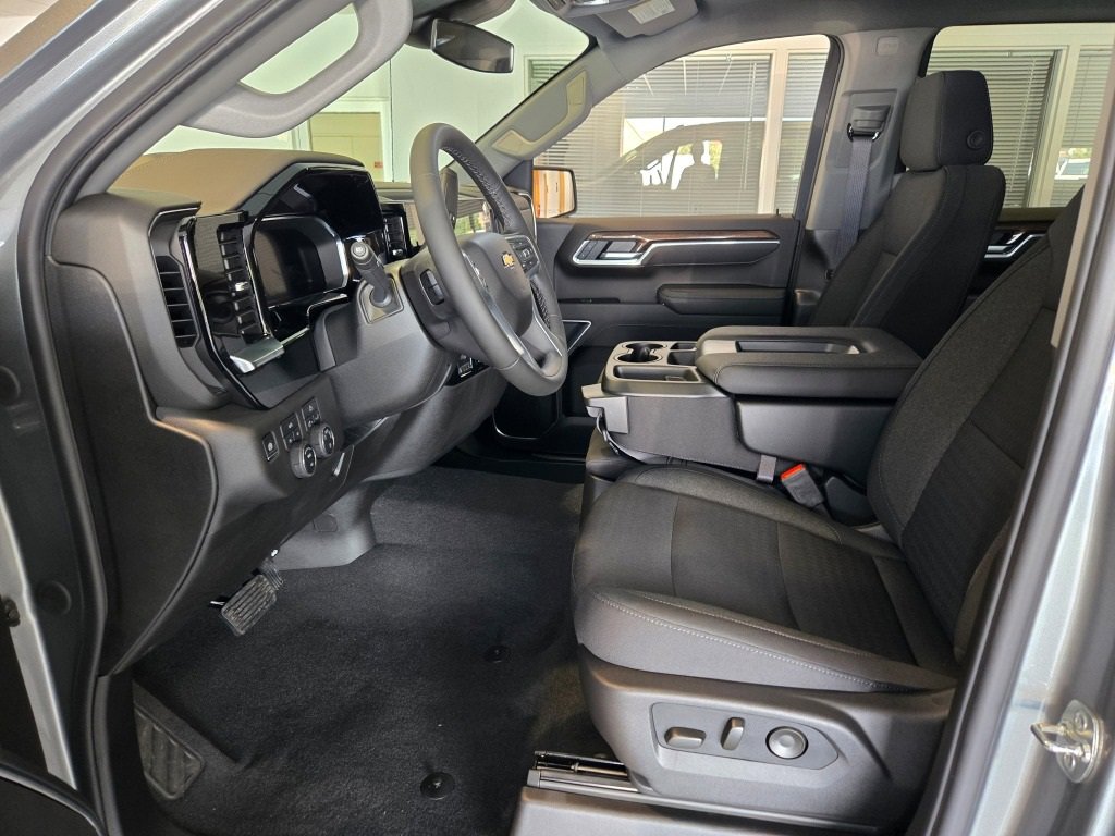 2026 CHEVROLET SILVERADO - Image 18
