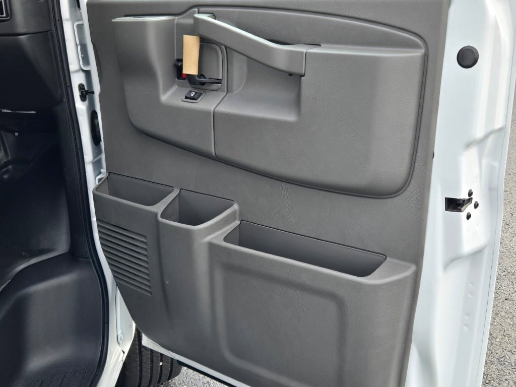 2025 CHEVROLET EXPRESS - Image 4