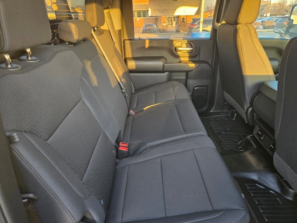 2025 CHEVROLET SILVERADO HD - Image 10