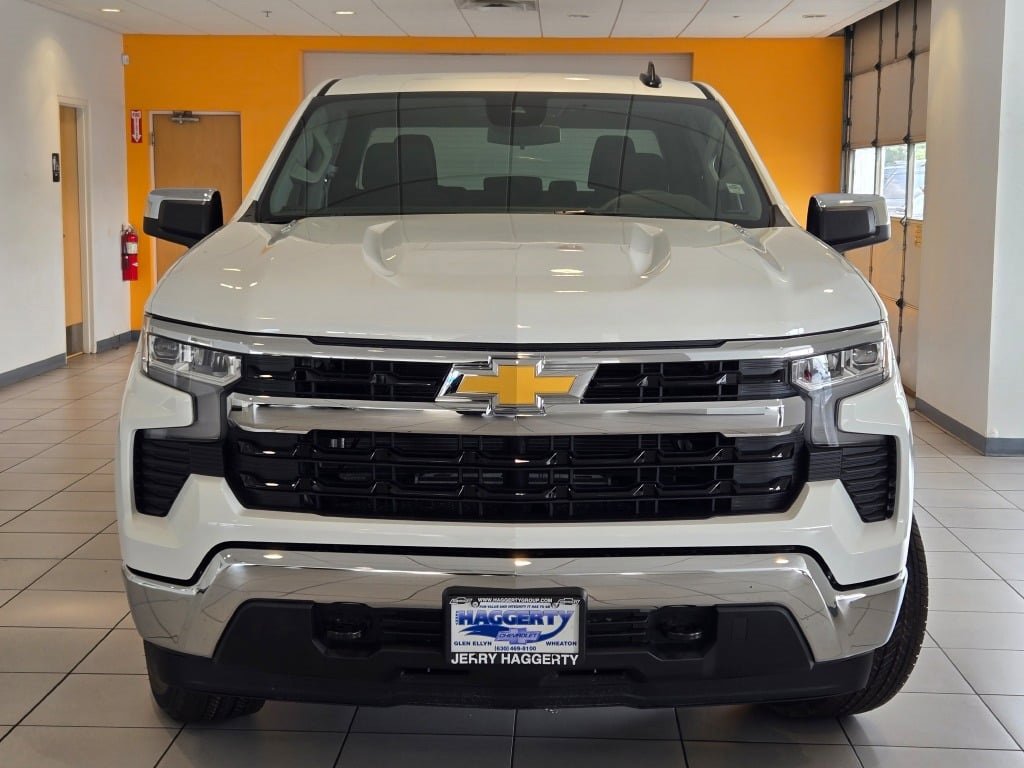2026 Chevrolet Silverado 1500 LT photo 2