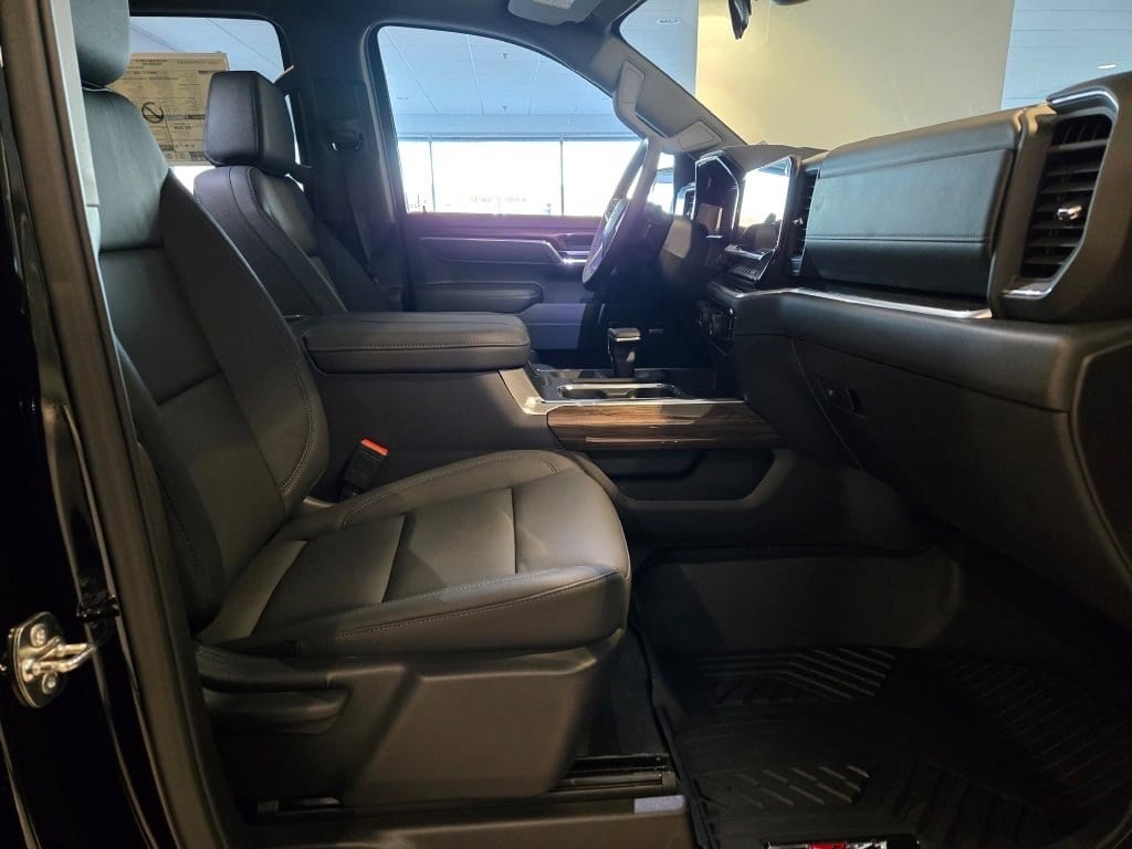 2026 CHEVROLET SILVERADO - Image 5