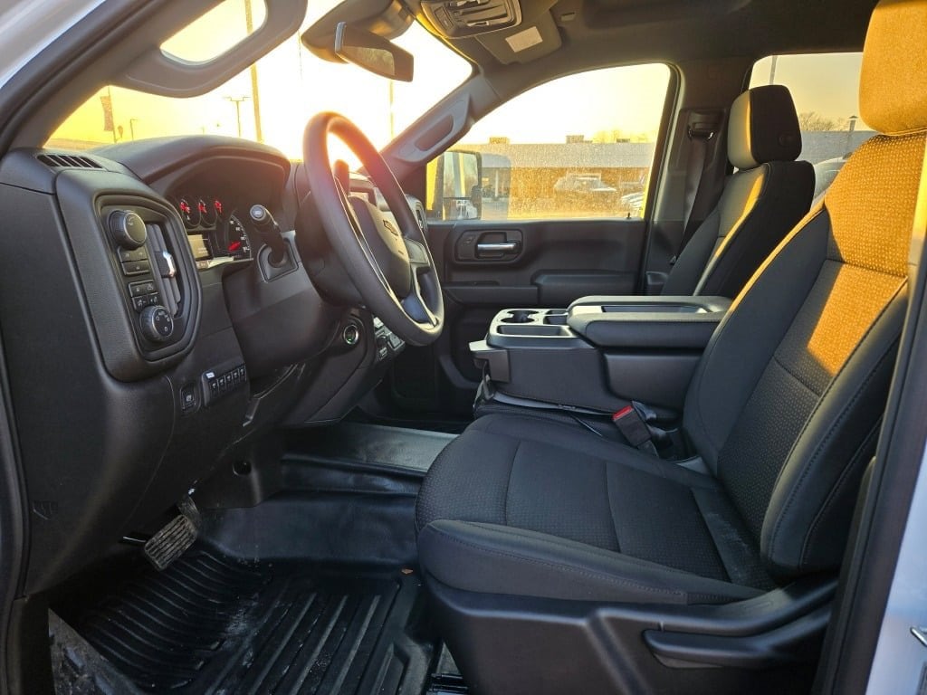 2025 CHEVROLET SILVERADO HD - Image 23