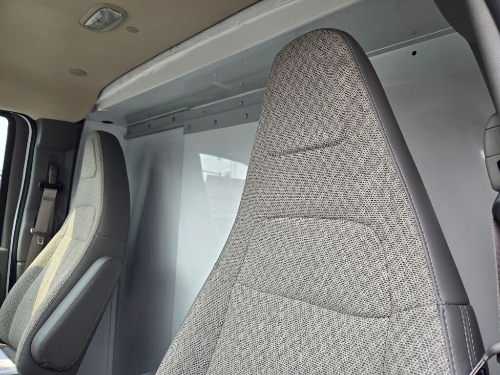 2025 CHEVROLET EXPRESS - Image 18