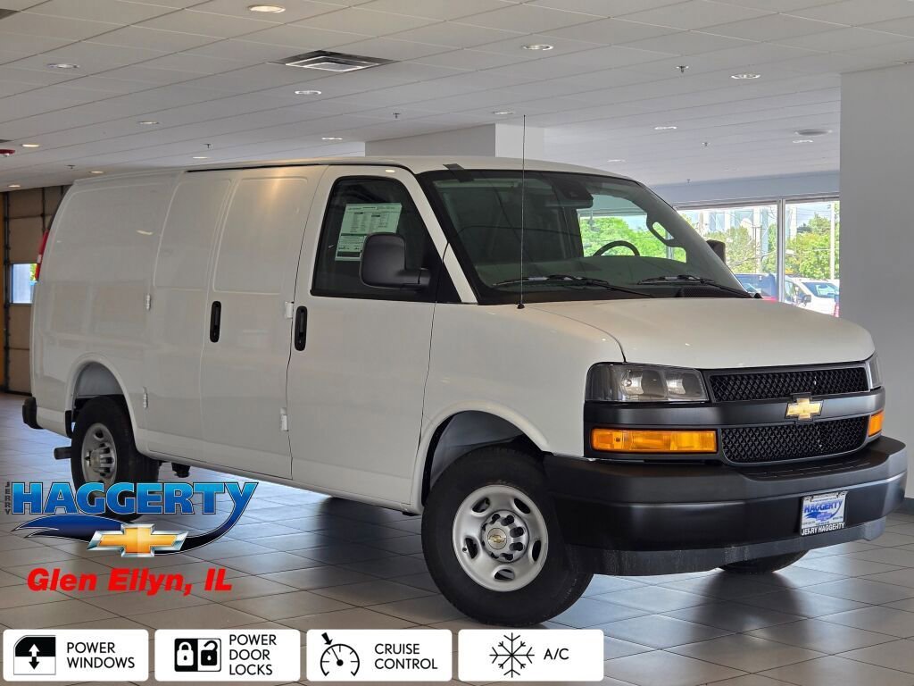 2026 Chevrolet Express 2500 Work Van HD's photo