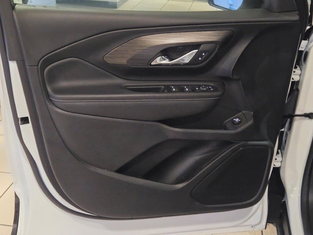 2023 GMC TERRAIN - Image 19