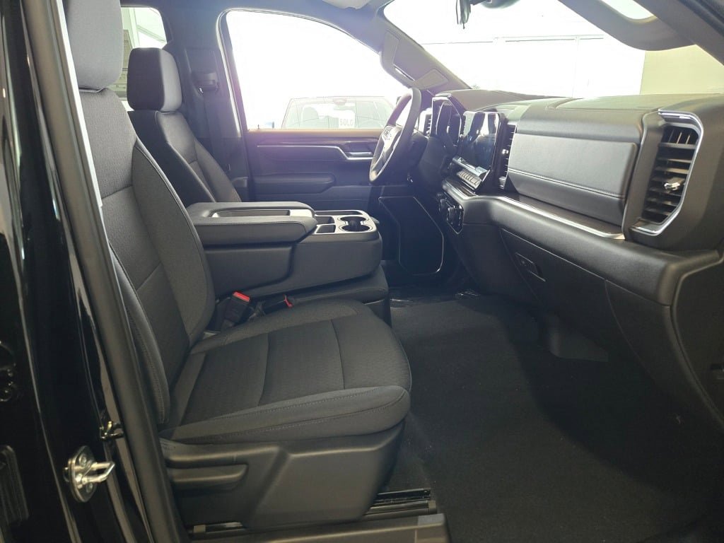 2026 CHEVROLET SILVERADO - Image 5