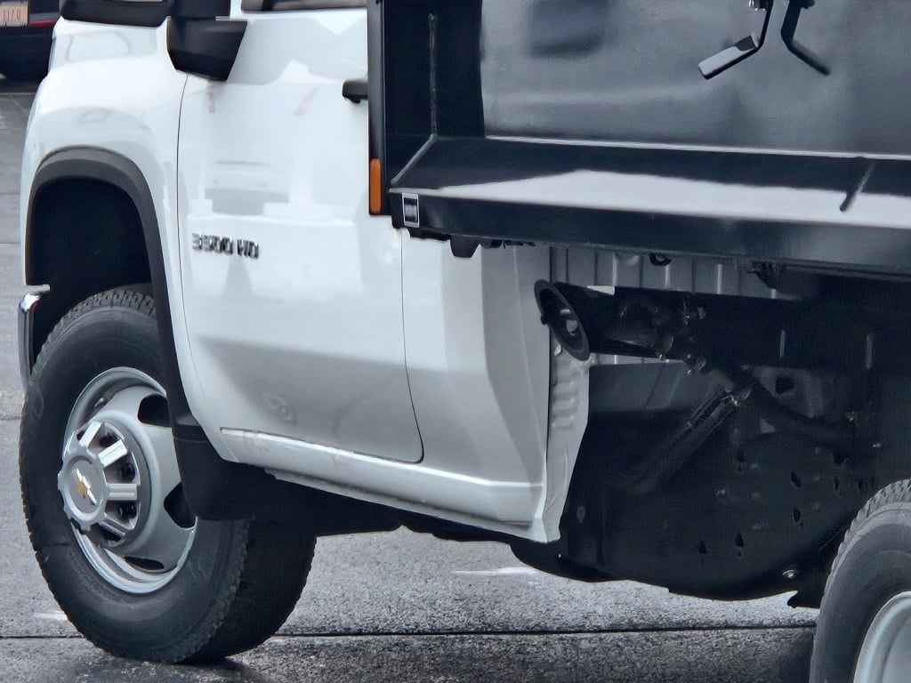 2025 CHEVROLET SILVERADO HD - Image 11