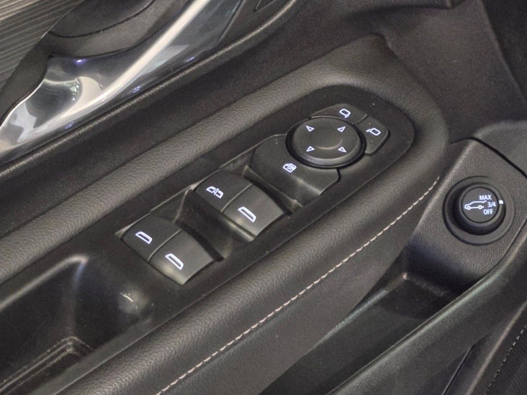 2023 GMC TERRAIN - Image 20