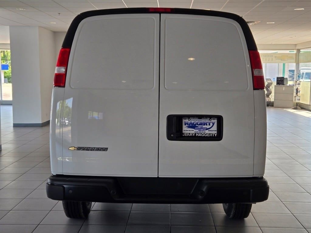 2026 Chevrolet Express Cargo Work Van - Photo 9