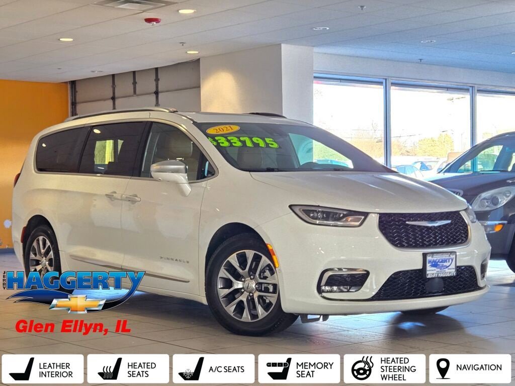 2021 Chrysler Pacifica Hybrid Pinnacle Hybrid's photo