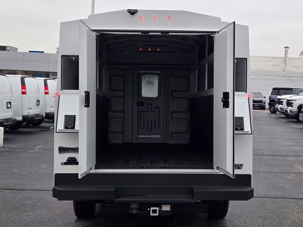 2025 CHEVROLET EXPRESS - Image 11