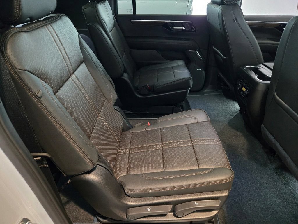 2026 Chevrolet Suburban High Country - Photo 10