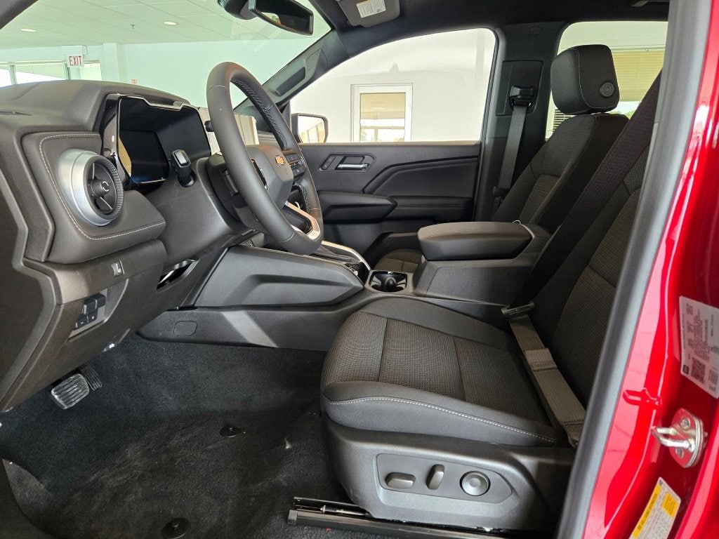 2025 CHEVROLET COLORADO - Image 18