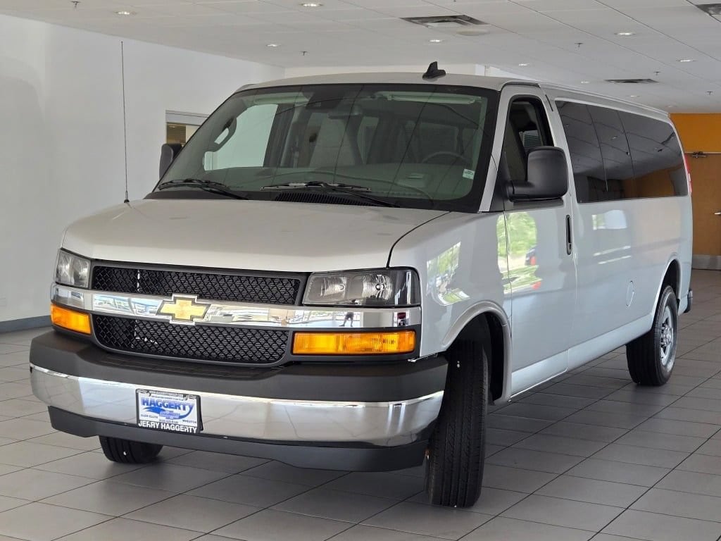 New 2026 Chevrolet Express Passenger 1LT Van
