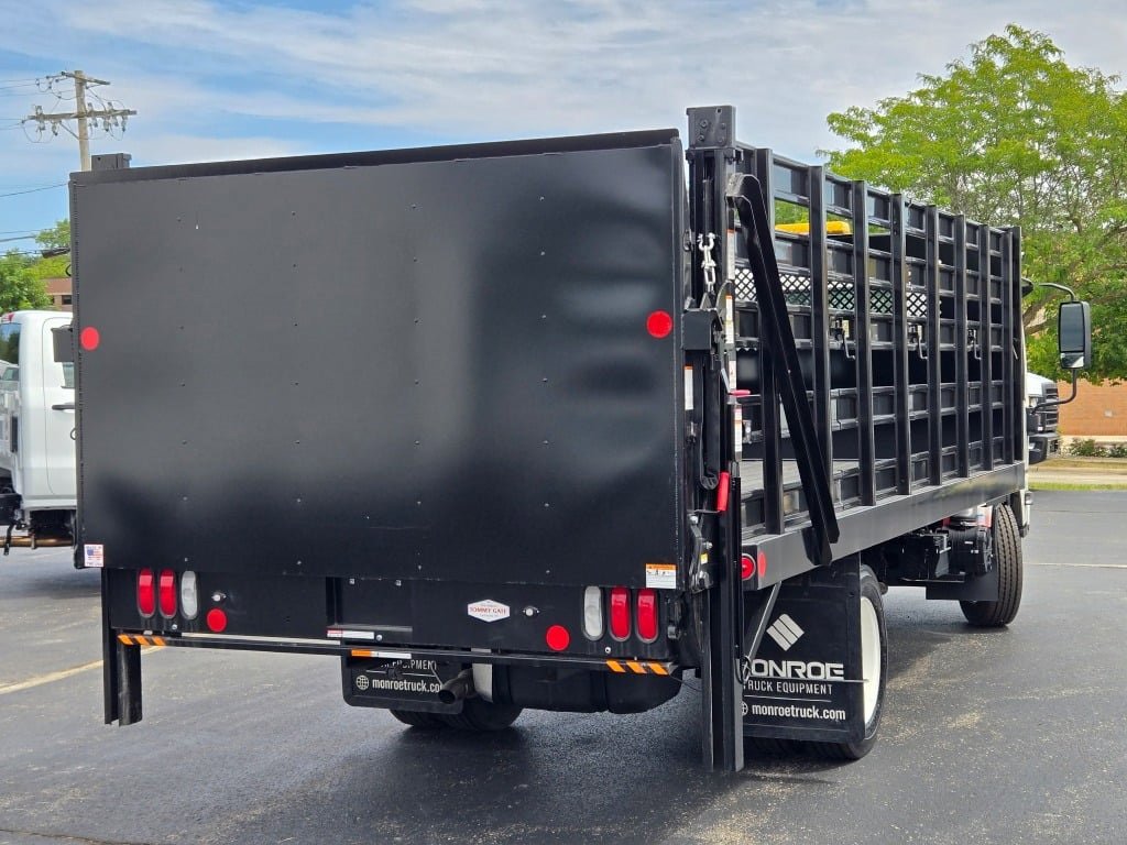 2024 Chevrolet Silverado 4500HD Base photo 4