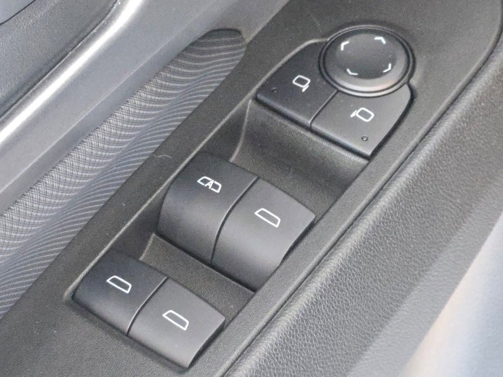 2024 CHEVROLET EQUINOX - Image 19