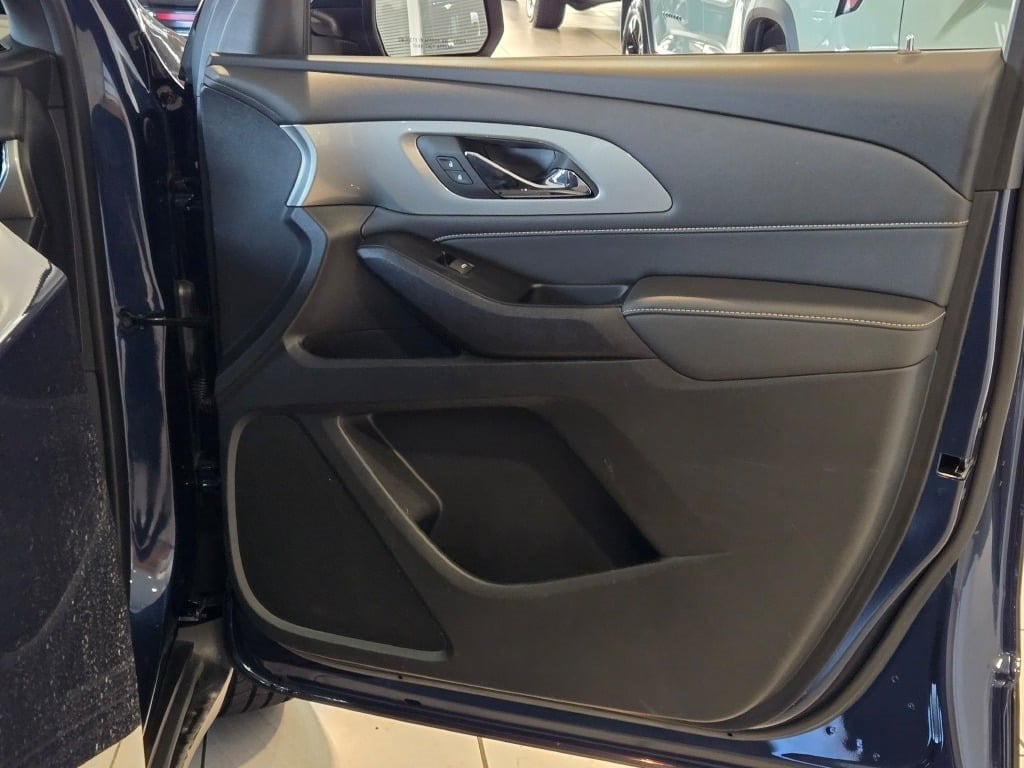 2023 CHEVROLET TRAVERSE - Image 4
