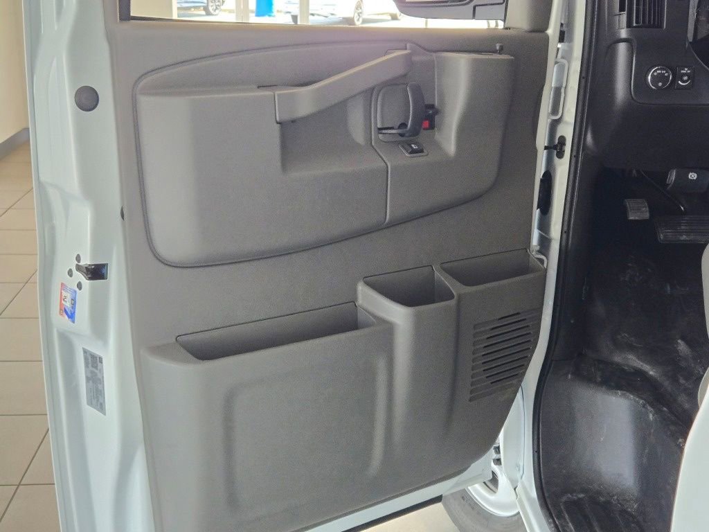 2026 Chevrolet Express Cargo Work Van - Photo 12