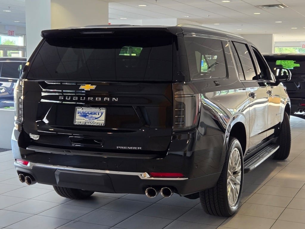 2025 CHEVROLET SUBURBAN - Image 11