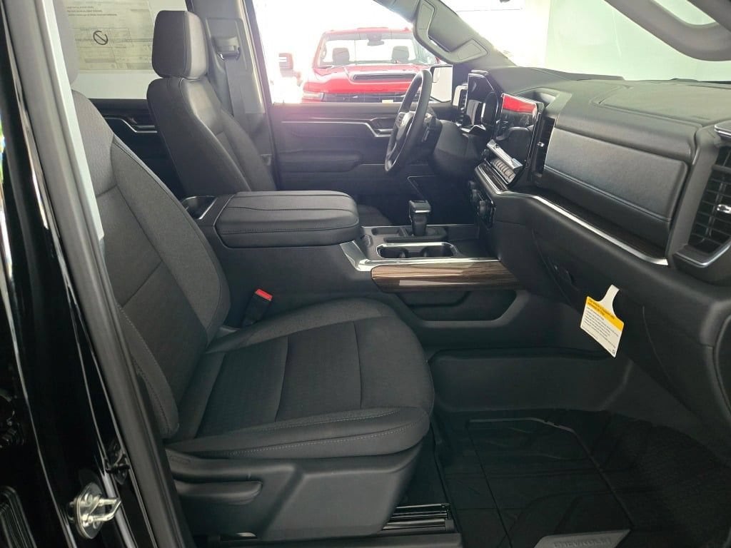 2026 Chevrolet Silverado 1500 LT - Photo 6
