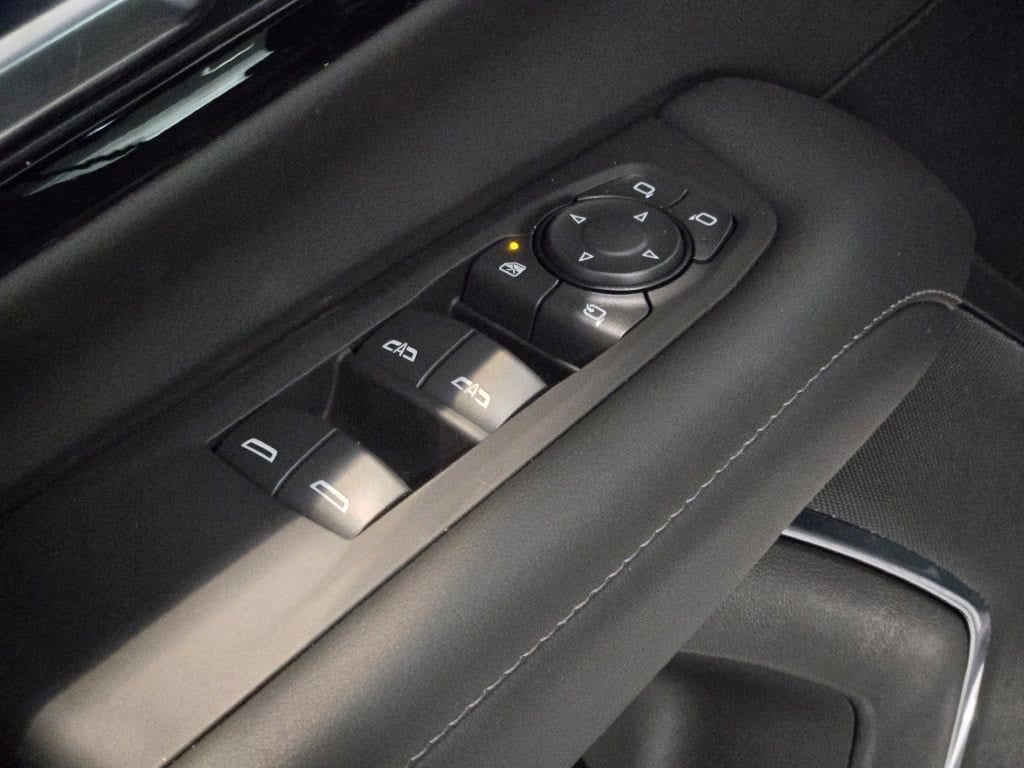 2026 Chevrolet Suburban Z71 - Photo 21