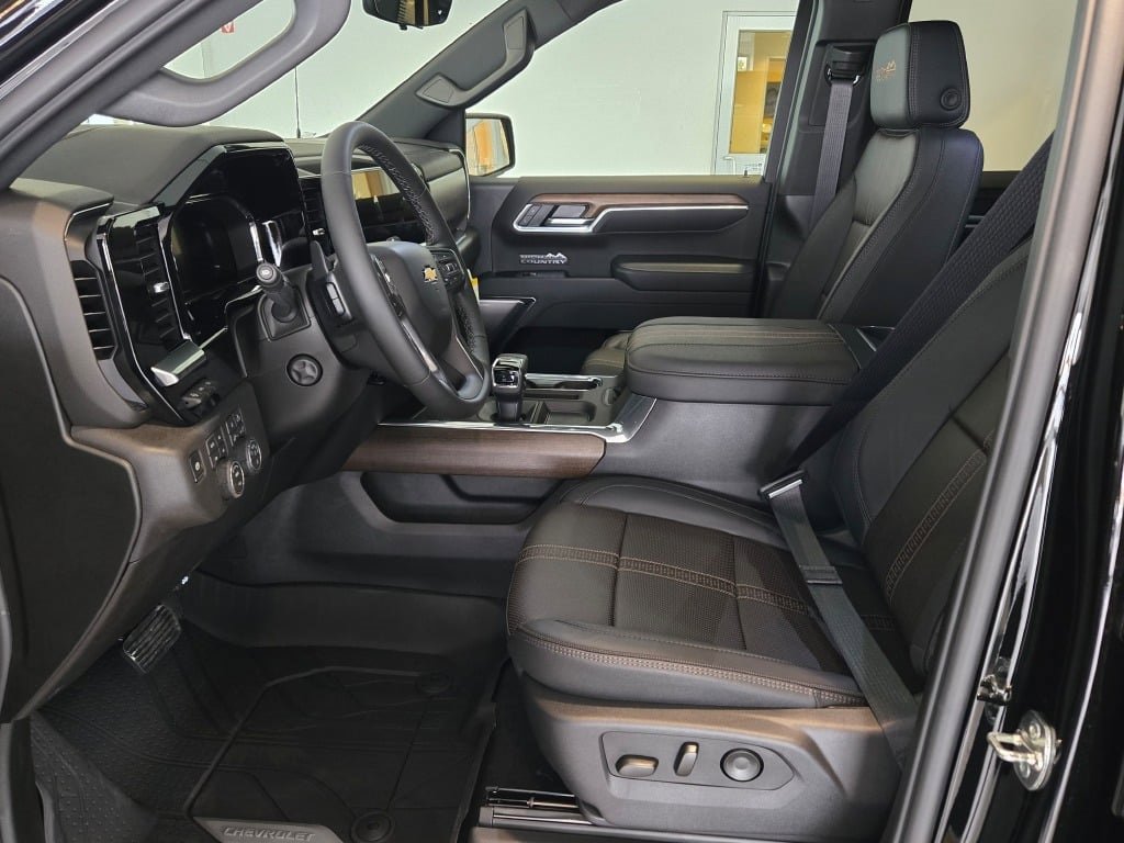 2026 CHEVROLET SILVERADO - Image 22