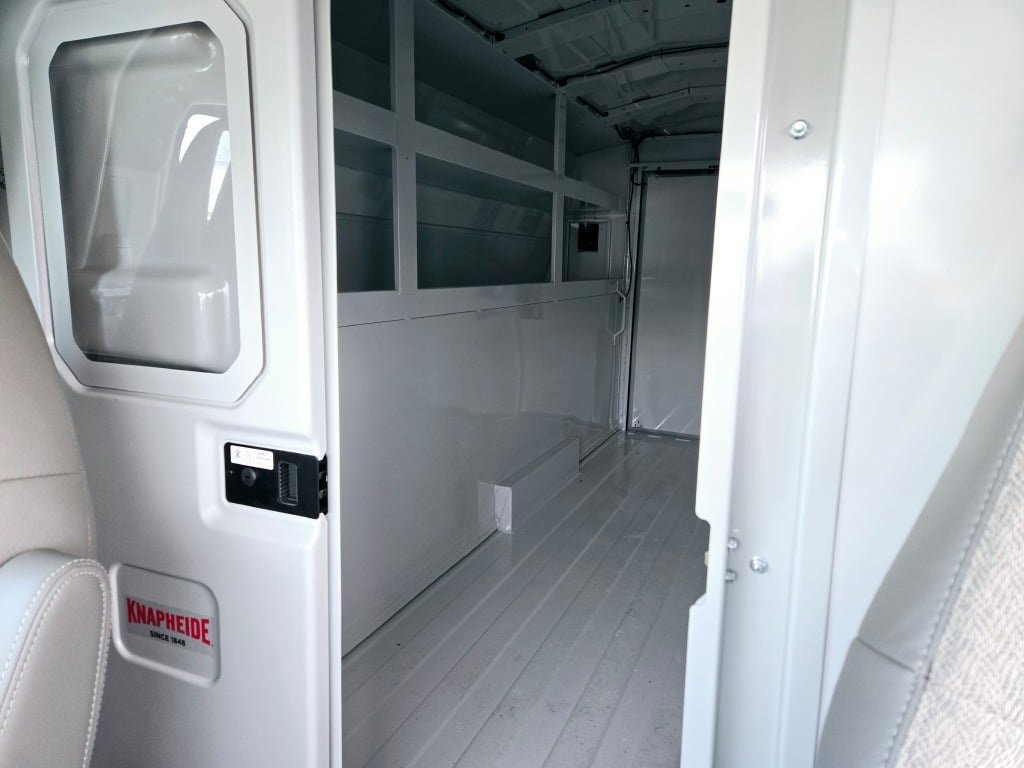 2024 CHEVROLET EXPRESS - Image 18