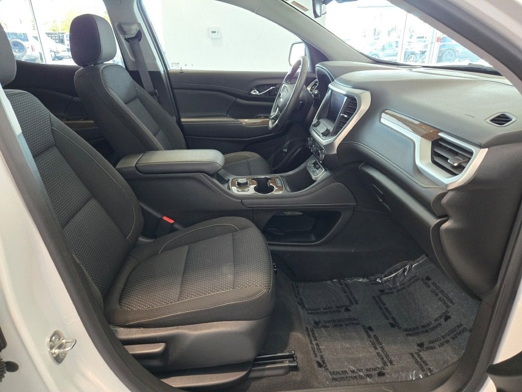 2023 GMC ACADIA - Image 5