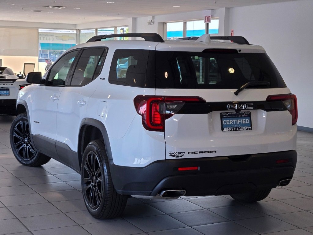 2023 GMC ACADIA - Image 15