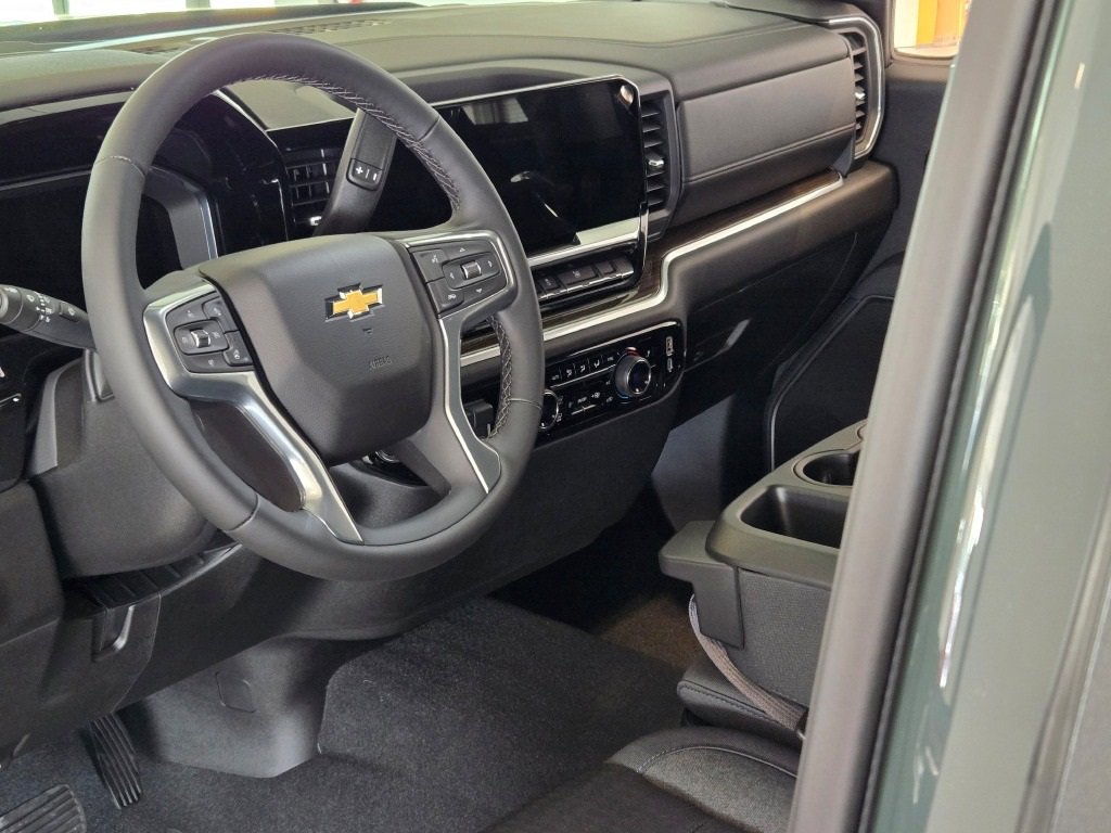 2026 CHEVROLET SILVERADO - Image 18