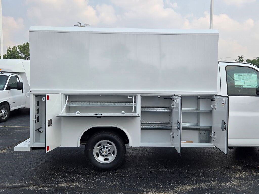 2025 CHEVROLET EXPRESS - Image 8