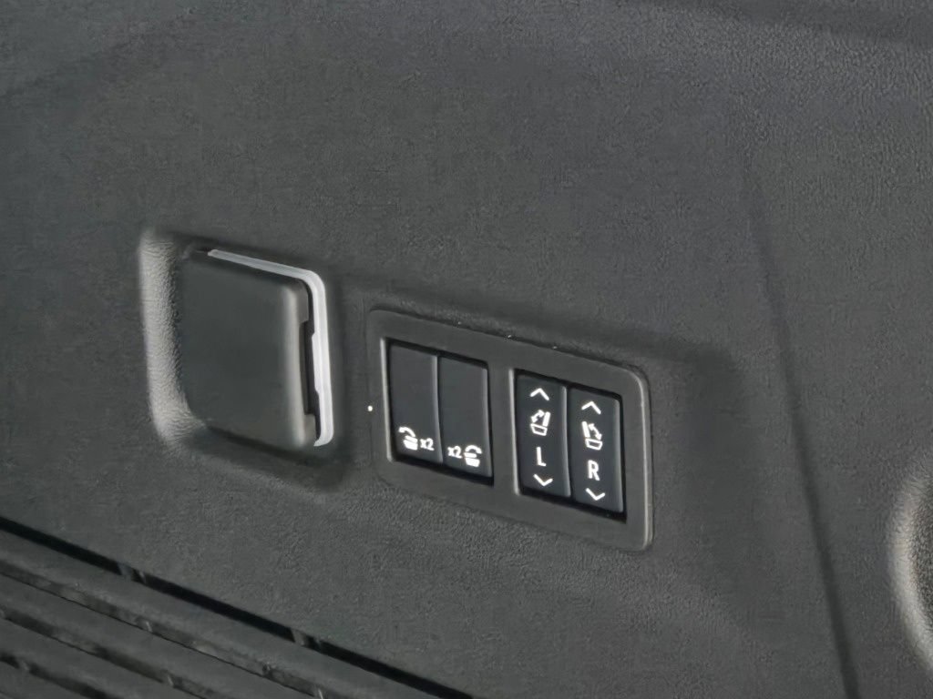 2026 Chevrolet Suburban High Country - Photo 16